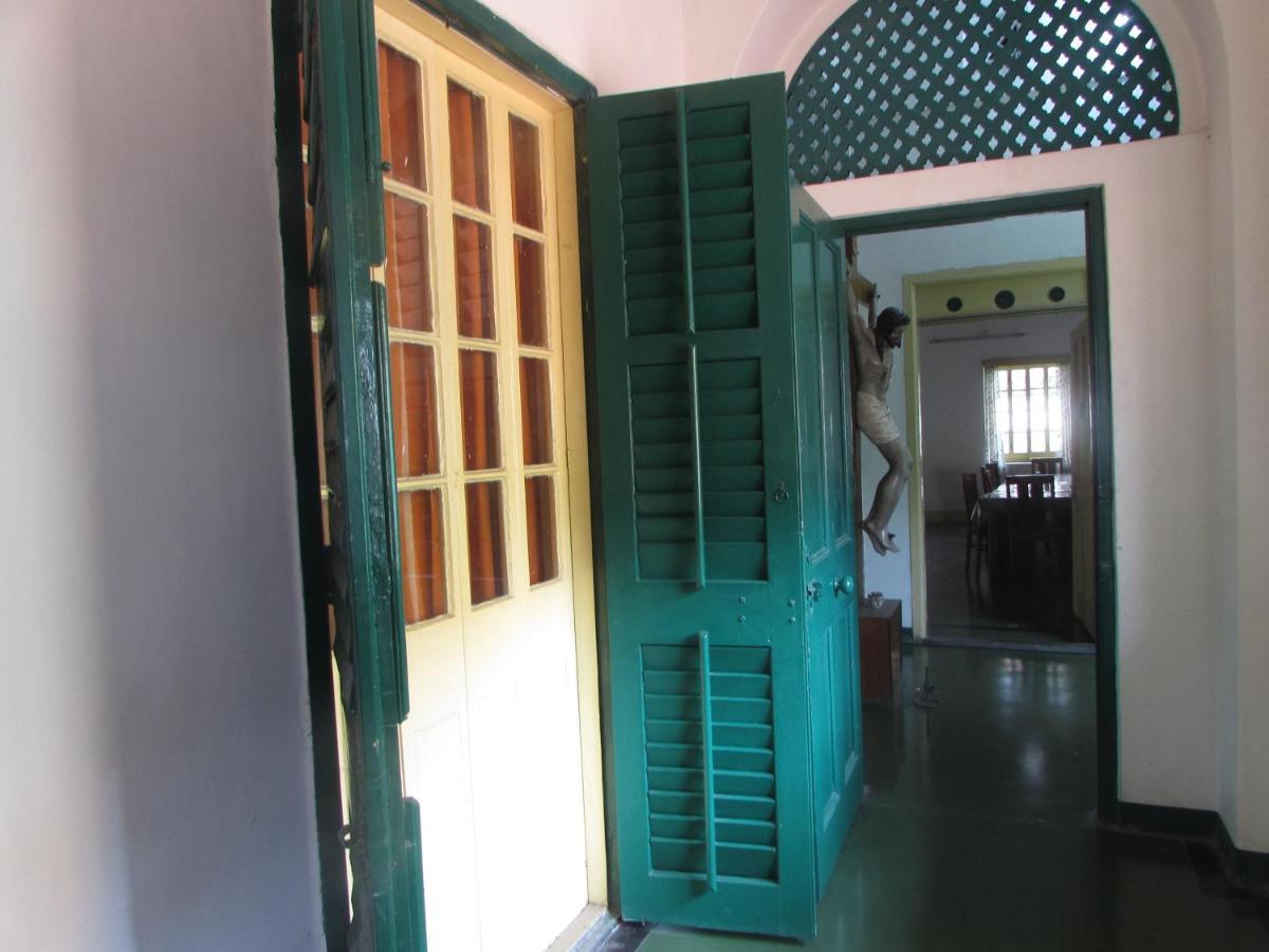Ywca Gallway Guest House 加尔各答 外观 照片